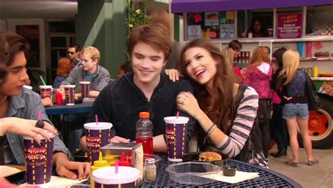 Icarly Iparty With Victorious Miranda And Victoria Promo 1 Youtube