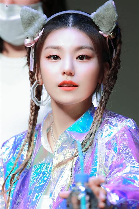 Yeji Has The Most Beautiful Eyes Ever Allkpop Forums