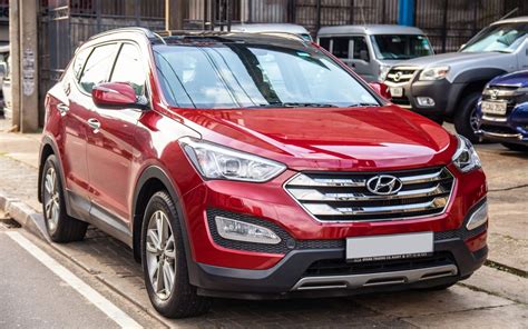 Hyundai Santa Fe vs Nissan D21 - Features & Specs Comparison | CarsGuide