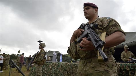 39 Fotos De La Entrega De Equipamiento Militar Al Ejército Argentino