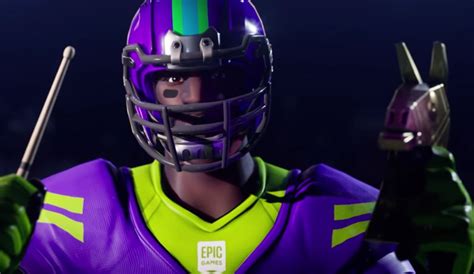 Fortnites Nfl Outfit Transforms Into 33 Football Teams Uniforms