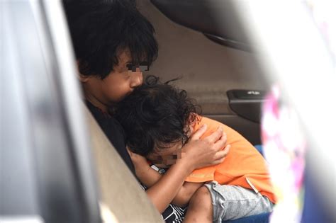 Ibu Dan 6 Anak Tidur Dalam Kereta Setelah Diceraikan Oleh Suami