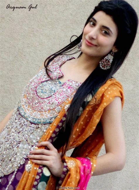 Cute Paki Model In Mehndi Dress