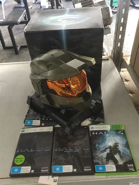 Halo 3 Legendary Edition Replica Master Chief Helmet Incl Xbox 360 Games