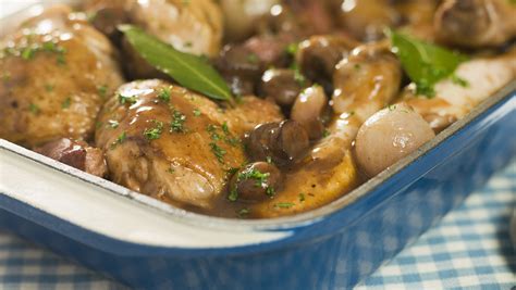 Coq Au Vin Traditionnel Pour 4 Personnes Recettes Elle à Table