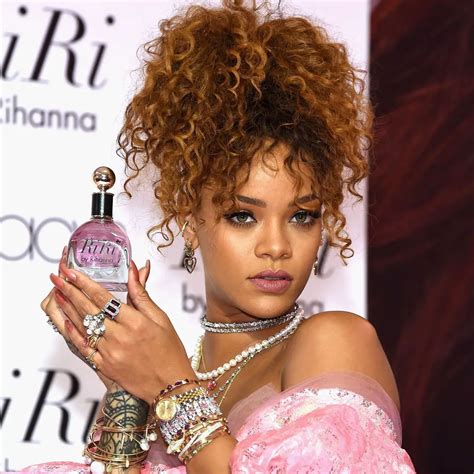Everything You Need To Know About Rihannas Fenty Perfume Za