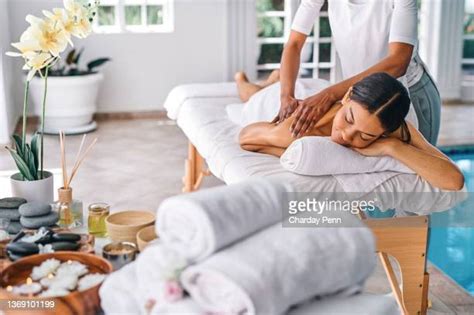 Female Full Body Massage Photos And Premium High Res Pictures Getty Images