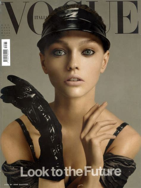 The Return Of Sasha Pivovarova ヴォーグマガジン サーシャ・ピヴォヴァロヴァ Vogue の表紙