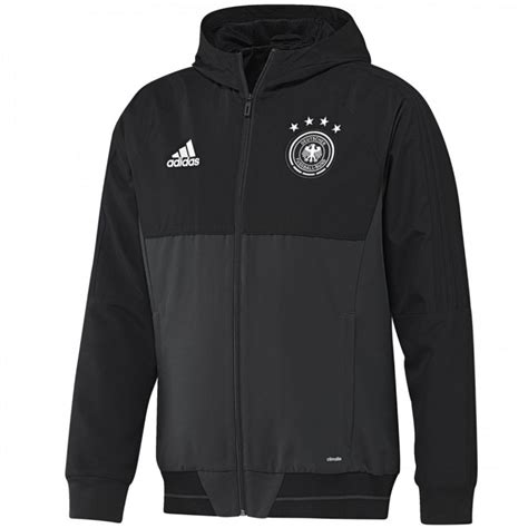 Sechseinhalb millionen menschen (über acht prozent der bevölkerung) sind mitglied in einem der über 27.000 fußballvereine. Deutschland fußball präsentation trainingsanzug 2017 ...