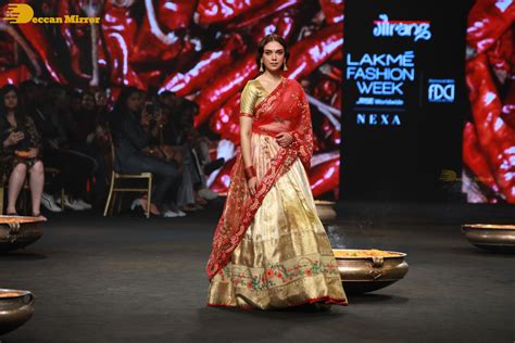 Aditi Rao Hydari Walks The Ramp At Lakme Fashion Week 2022