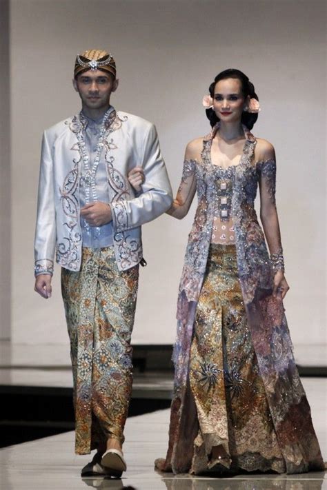 Sundanese Kebaya Busana Batik Renda Kebaya Model Pakaian