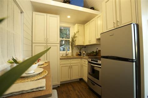 It's full overlay and raised panel door make it a great addition to any home. Cambridge White Kitchen Cabinets | Antique white kitchen ...