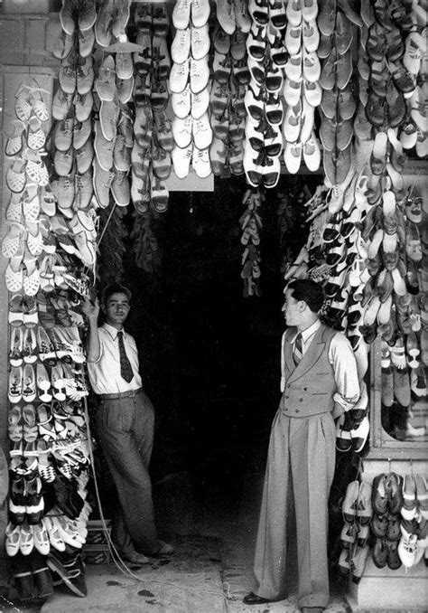 Shoe Store In Athens 1930s By Willy Pragher Old Pictures Old Photos