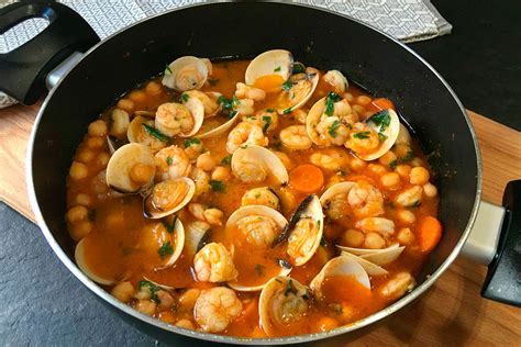 Acéptalo y aprende a cocerlos de forma que no se conviertan en corchopán. Alubias con langostinos y almejas - Cocinillas