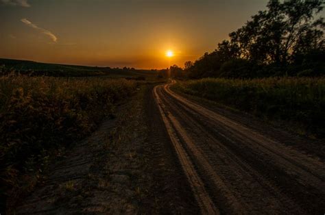 Sunset On An Country Dirt Road In Iowa Hdr Images Of The Midwest
