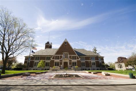 15 Best Places to Live in Michigan - The Crazy Tourist