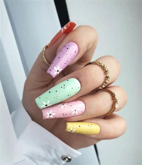 40 The Most Beautiful Easter Nails Acrylic Speckled Egg Pastel Nails With Flower Accents I