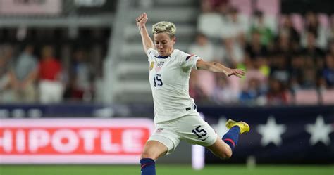 megan rapinoe ol reign agree to 1 year contract 11th consecutive season with club news