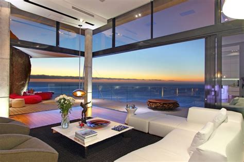 20 Gorgeous Living Rooms With Ocean Views
