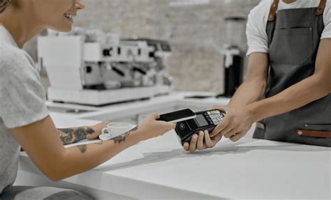 Apr 16, 2019 · verifone vx520 credit card machine this card reader will be a sensible choice if you require something more than simply a card reader for your small business. 5 Best Credit Card Readers for Small Business | Business Pundit