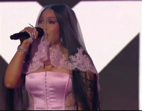 Nicki Minaj Suffers Wardrobe Malfunction As She Dons Pink Wedding Dress At Mtv Vmas Irish