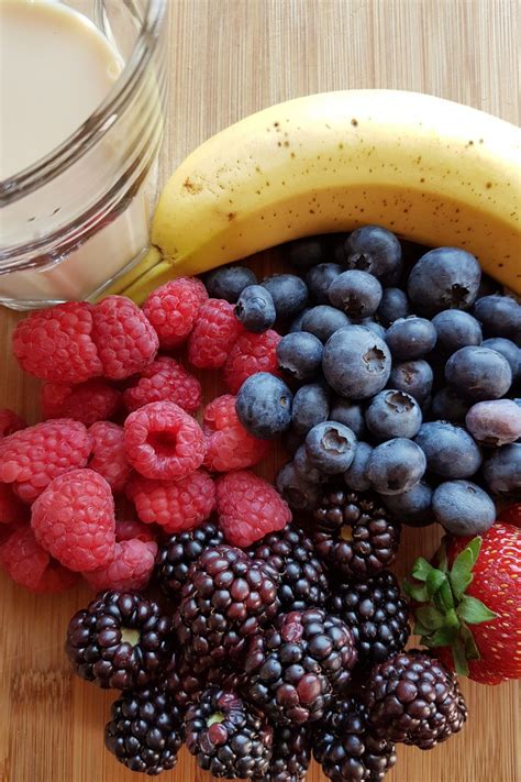 For an almond milk smoothie, the calories and nutritional content will depend on the other ingredients you use, but generally, it is quite a healthy drink. Mixed berries and almond milk smoothie (With images ...