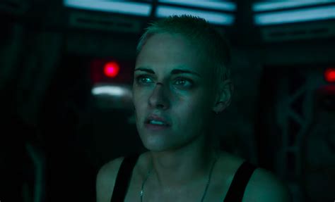 Underwater Movie Uk Release Date Trailer Cast Plot For Kristen