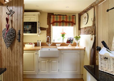 23 charming cottage kitchen design and decorating ideas that will bring coziness to your home. Country cottage kitchen designs - make a lively and ...