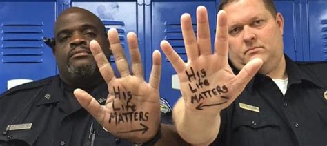 Texas Police Officers His Life Matters Photo Goes Viral