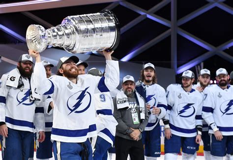Lightning Beat Stars to Win 2nd Stanley Cup in Franchise History – NBC