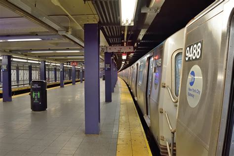 World Trade Center Subway Station At Rush Hour Oc Worldisclosed