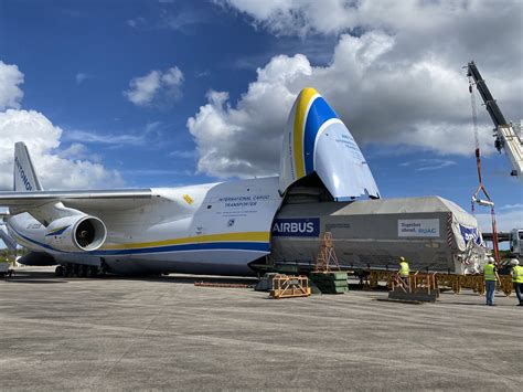 ¡increíble Antonov An 124 Transporta El Satélite Más Grande En Su Historia