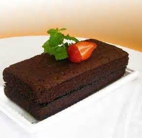 Tambahkan campuran dark cooking chocolate lalu aduk. Resep dan Cara Membuat Brownies Lembut, Empuk | The Kaltara