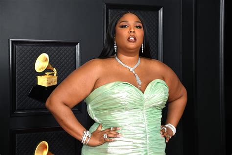 Fans have criticized Lizzo for using slurs in Grrrl's lyrics - The Hiu