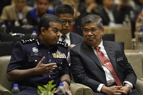 Polis asuransi adalah perjanjian asuransi antara penanggung (perusahaan asuransi) dan tertanggung (peserta asuransi). 4 perkara yang korang tak tahu pasal Special Branch, unit ...