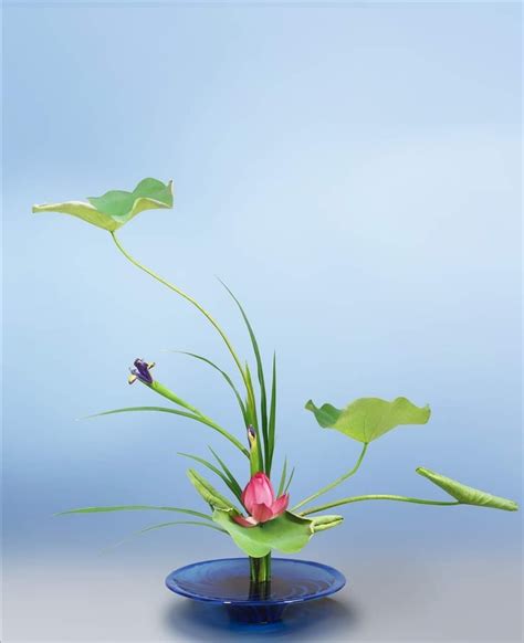 Nghệ Thuật Cắm Hoa Tết Của Nữ Nghệ Nhân Theo Phong Cách Ikebana
