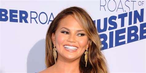 Chrissy Teigen Embraces Her Stretch Marks Continues To Prove Shes Awesome Huffpost