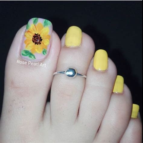 Of The Prettiest Summer Toe Nails The Glossychic Summer Toe