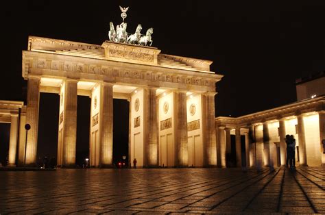 Filepuerta De Brandenburgo Brandenburg Gate In Berlin Germany January