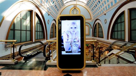 Své oblíbené pořady a seriály z internetové televize mall.tv. Case Study: How Shopping Malls Are Adapting to the Digital ...