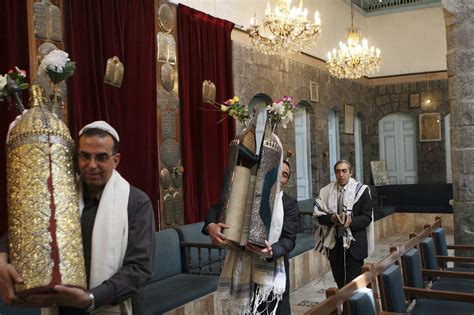 Torah Scrolls Disappear From Damascus Synagogue In Fog Of Syria War