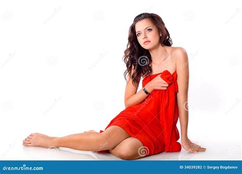 Morena Lindo Nova No Vestido Vermelho Foto De Stock Imagem De Chiffon