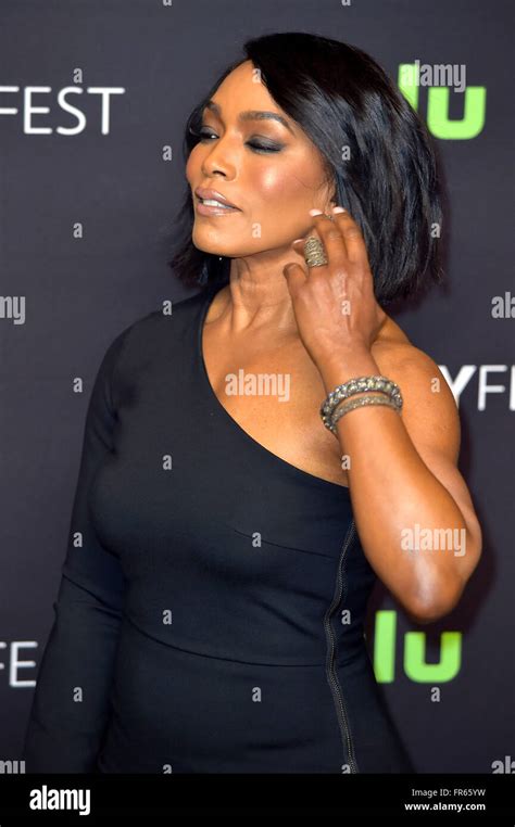 Angela Bassett Beim American Horror Story Hotel Event Auf Dem 33