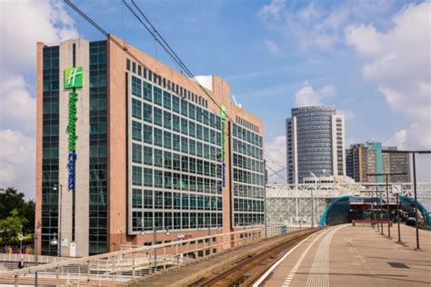 Los huéspedes destacan la comodidad de las habitaciones de este establecimiento. Hotel Holiday Inn Express AMSTERDAM - SLOTERDIJK STATION ...