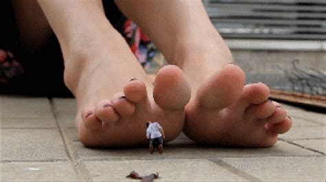 Crushed Servant Sd Under Giantess Feet Clips4sale