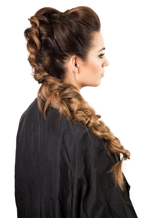 In the traditional mohawk haircut, a fairly narrow hair strip goes from the forehead to the back. Get the Look: Braided Faux Mohawk - HJI
