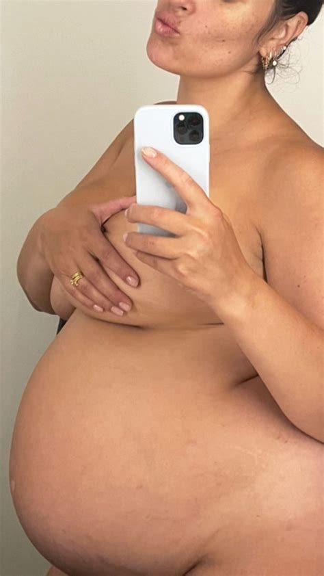 Ashley Graham Poses Completely Nude With Baby Bump As She Prepares To Give Birth