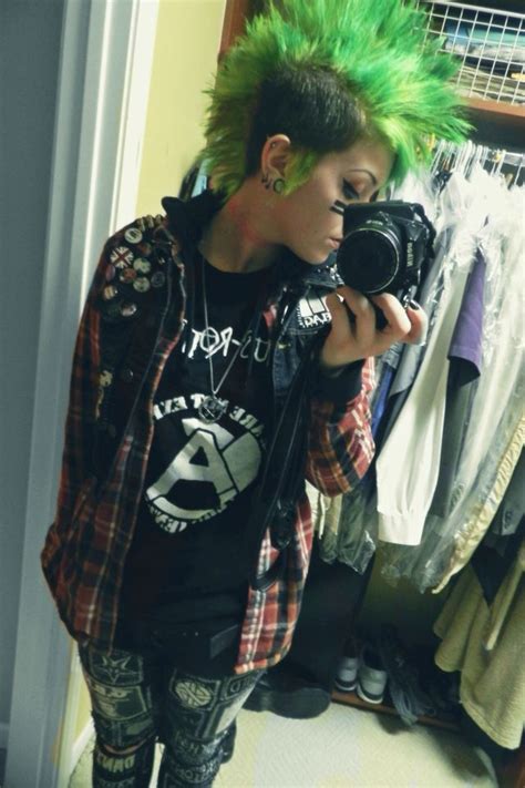 I Think I Already Have This Pic Saved Somewhere But Oh Well Punk Hair Punk Girl Punk Fashion