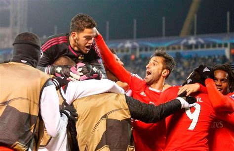 Nicolo barella put the italians in front before lorenzo insigne curled a stunning goal into the top corner. Benfica nos quartos de final da Liga dos Campeões, ao ...