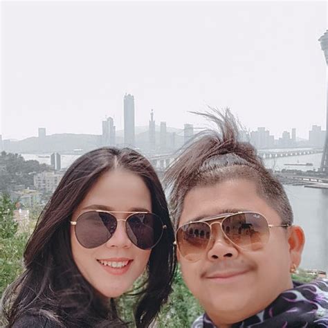 โก๊ะตี๋ อารามบอย จะแต่งงานแล้ว เตรียมแต่งงานปลายปีนี้ โก๊ะตี๋ คบ น้องกวาง นานกว่า 7 ปี เผยธีมงานแต่ง เป็นงานวัด สานฝันให้. โก๊ะตี๋ จะแต่งงานแล้ว หลังคบ น้องกวาง 7 ปี ธีมงานวัด ให้ ...